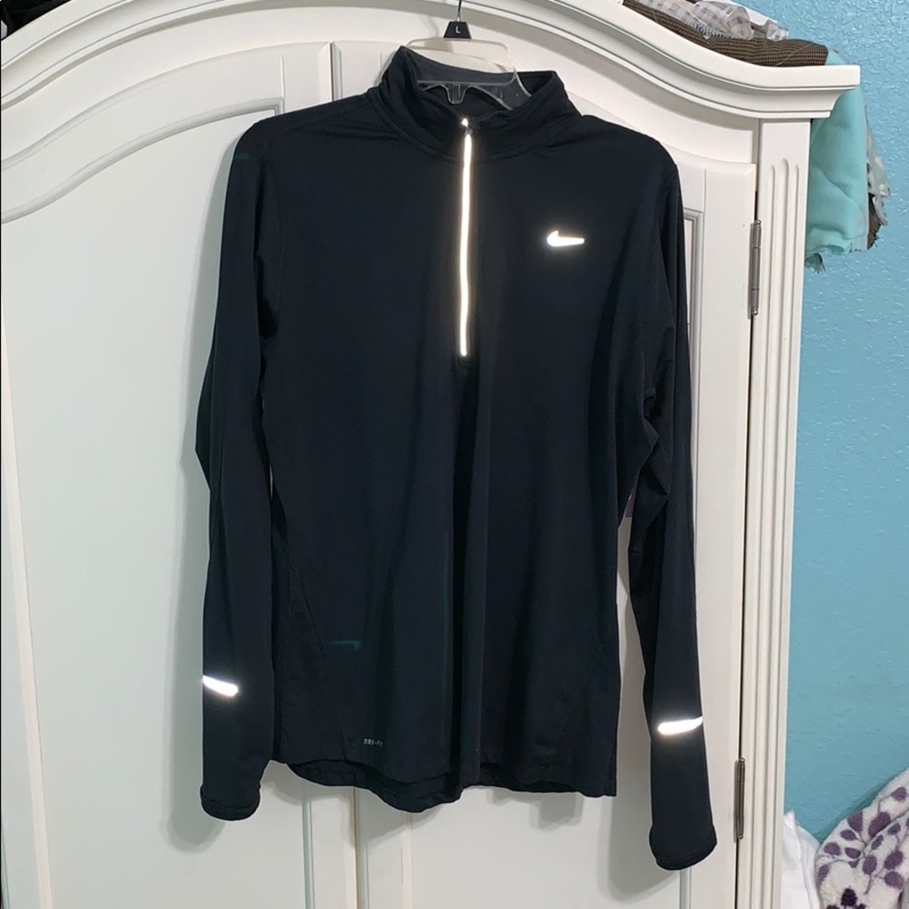 Nike. Dry Fit. Reflective half zip